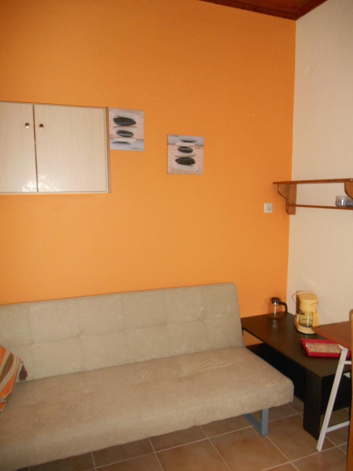 Violetta Studios & Apartments 밀리나 객실 사진